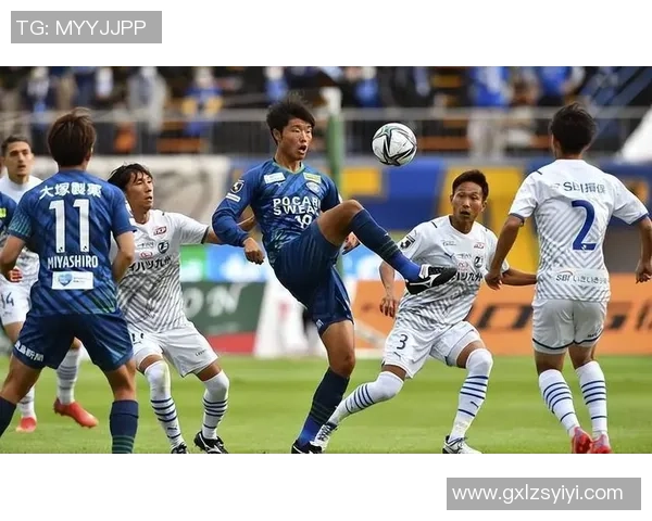 冈山绿与新泻天鹅的激烈对决展现足球魅力与团队精神的巅峰较量 冈山绿与新泻天鹅的激烈对决展现足球魅力与团队精神的巅峰较量