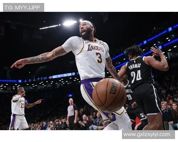 篮网与湖人常规赛精彩对决全记录回顾与分析